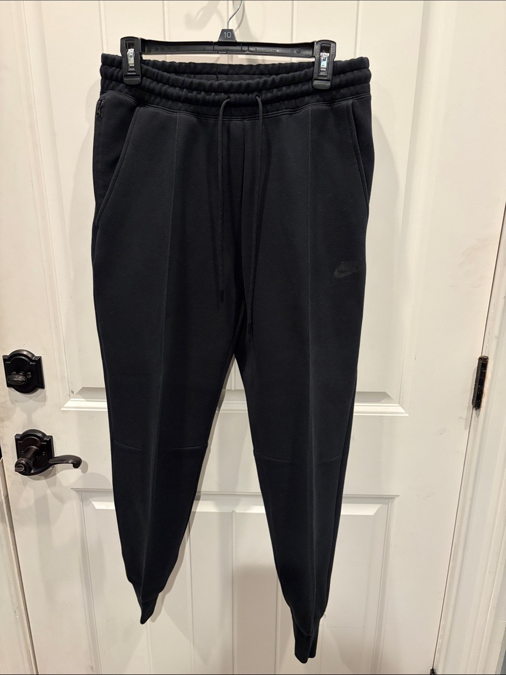 Nike Black Men's Tapered Jogger Sweatpants